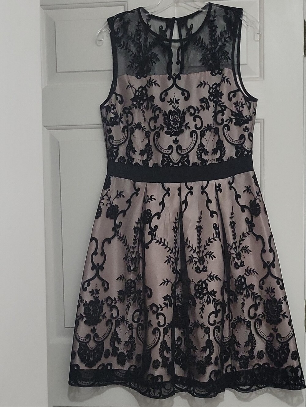 Gabby Skye Black Lace Overlay Dress Blush Underlay Fit & Flare Size 8 Romantic